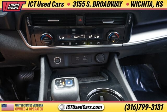 2022 Nissan Rogue in Wichita, KS 67216 - 18094975 13
