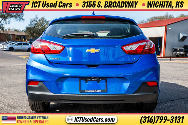 2019 Chevrolet Cruze in Wichita, KS 67216 - 18094977 4