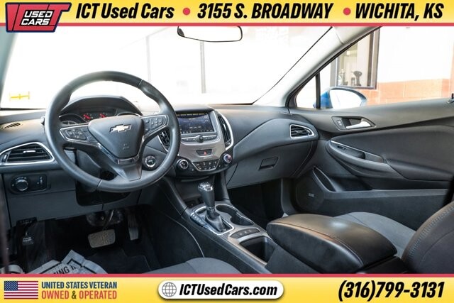 2019 Chevrolet Cruze in Wichita, KS 67216 - 18094977 8