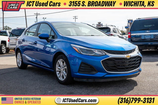 2019 Chevrolet Cruze in Wichita, KS 67216 - 18094977 6