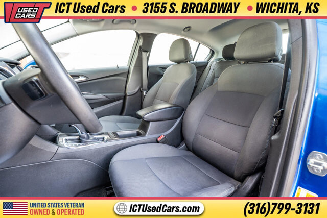 2019 Chevrolet Cruze in Wichita, KS 67216 - 18094977 7