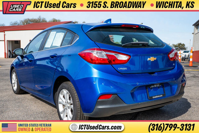2019 Chevrolet Cruze in Wichita, KS 67216 - 18094977 3