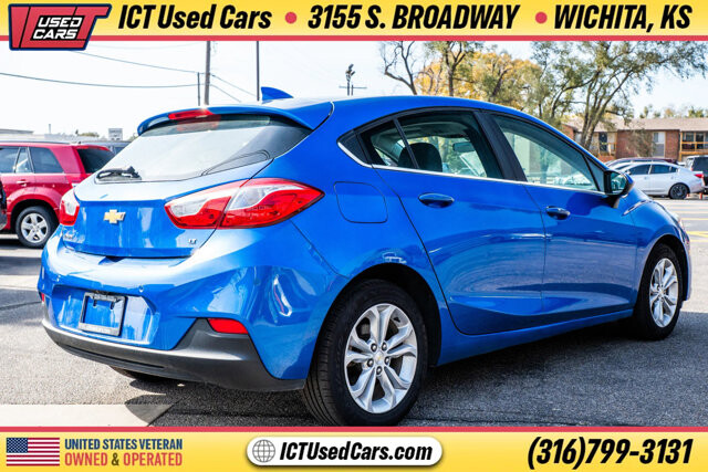 2019 Chevrolet Cruze in Wichita, KS 67216 - 18094977 5