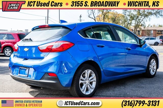 2019 Chevrolet Cruze in Wichita, KS 67216 - 18094977 5