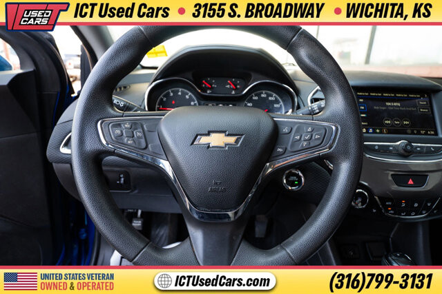 2019 Chevrolet Cruze in Wichita, KS 67216 - 18094977 9