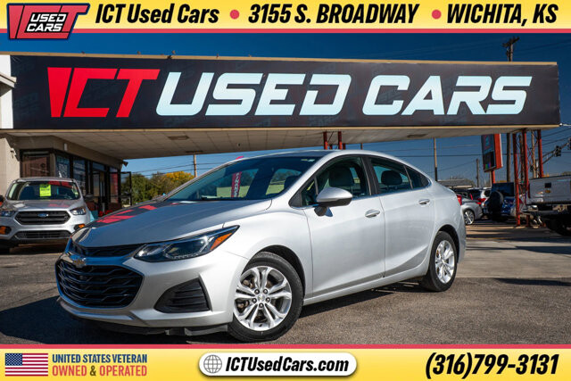 2019 Chevrolet Cruze in Wichita, KS 67216 - 18094983