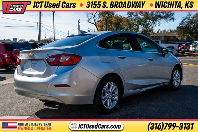 2019 Chevrolet Cruze in Wichita, KS 67216 - 18094983 5