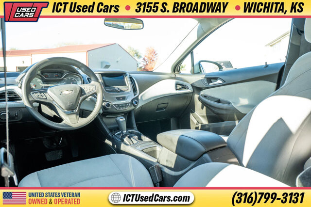2019 Chevrolet Cruze in Wichita, KS 67216 - 18094983 8