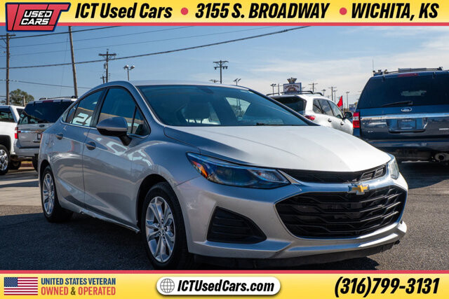 2019 Chevrolet Cruze in Wichita, KS 67216 - 18094983 6