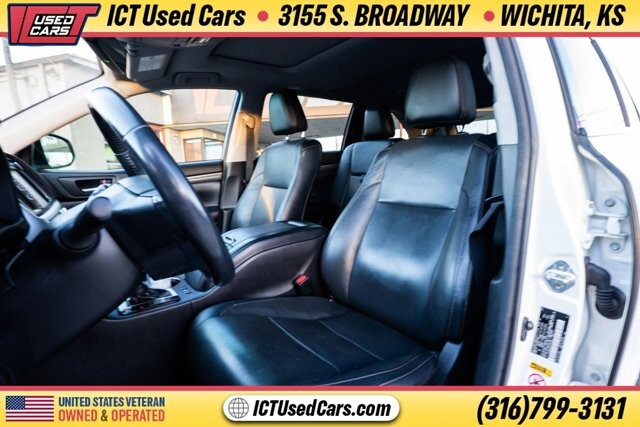 2018 Toyota Highlander in Wichita, KS 67216 - 18094991 7