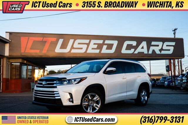 2018 Toyota Highlander in Wichita, KS 67216 - 18094991