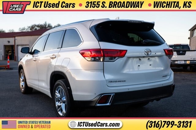 2018 Toyota Highlander in Wichita, KS 67216 - 18094991 3