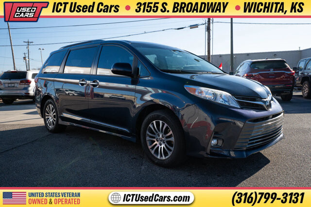 2020 Toyota Sienna in Wichita, KS 67216 - 18094993 4