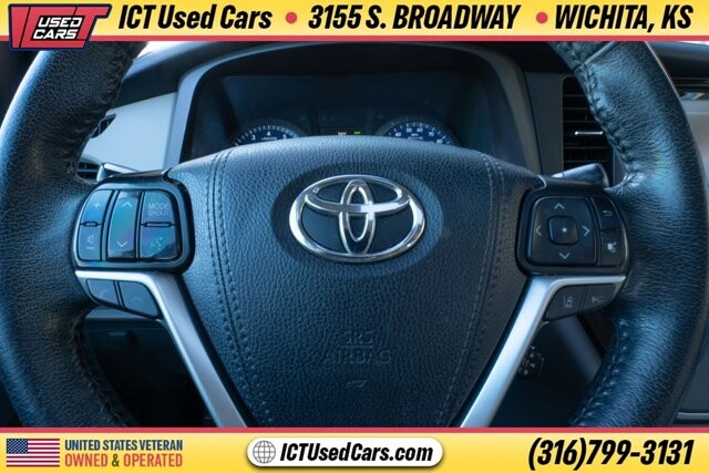 2020 Toyota Sienna in Wichita, KS 67216 - 18094993 8