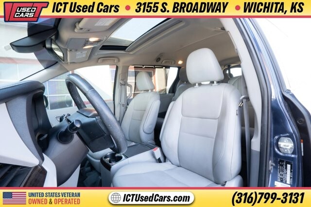 2020 Toyota Sienna in Wichita, KS 67216 - 18094993 21