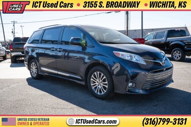2020 Toyota Sienna in Wichita, KS 67216 - 18094993 6