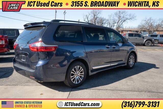 2020 Toyota Sienna in Wichita, KS 67216 - 18094993 5