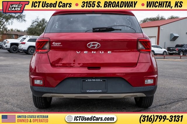 2021 Hyundai Venue in Wichita, KS 67216 - 18095000 5
