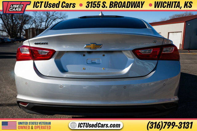 2018 Chevrolet Malibu in Wichita, KS 67216 - 18095004 4