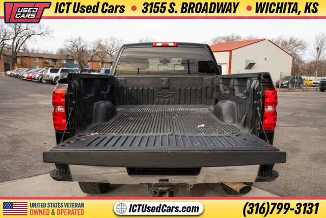 2017 Chevrolet Silverado 2500 in Wichita, KS 67216 - 18095006 4