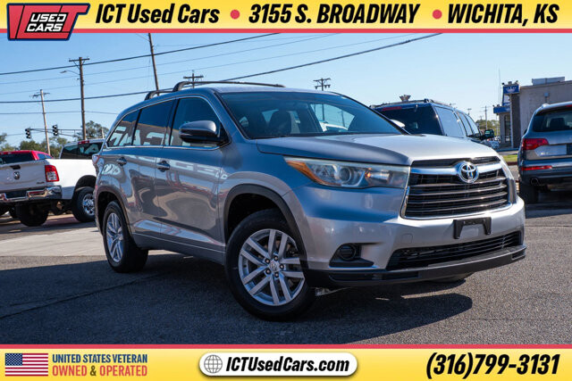 2015 Toyota Highlander in Wichita, KS 67216 - 18095011 6