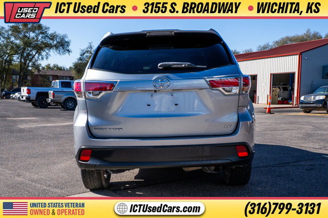 2015 Toyota Highlander in Wichita, KS 67216 - 18095011 4