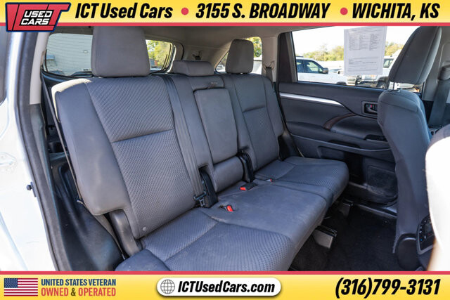 2015 Toyota Highlander in Wichita, KS 67216 - 18095011 13
