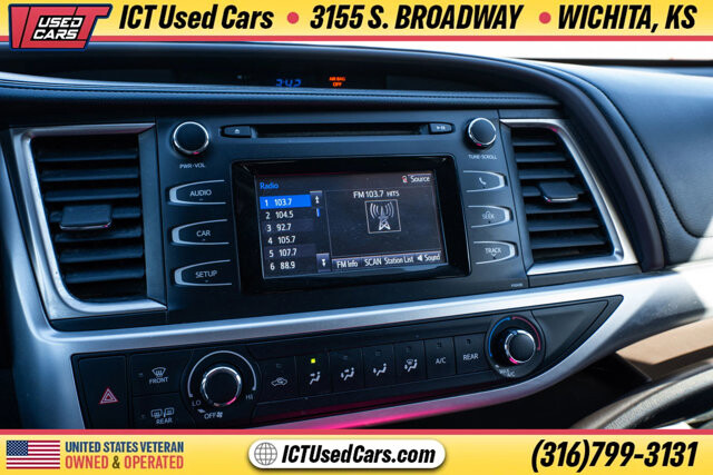 2015 Toyota Highlander in Wichita, KS 67216 - 18095011 11