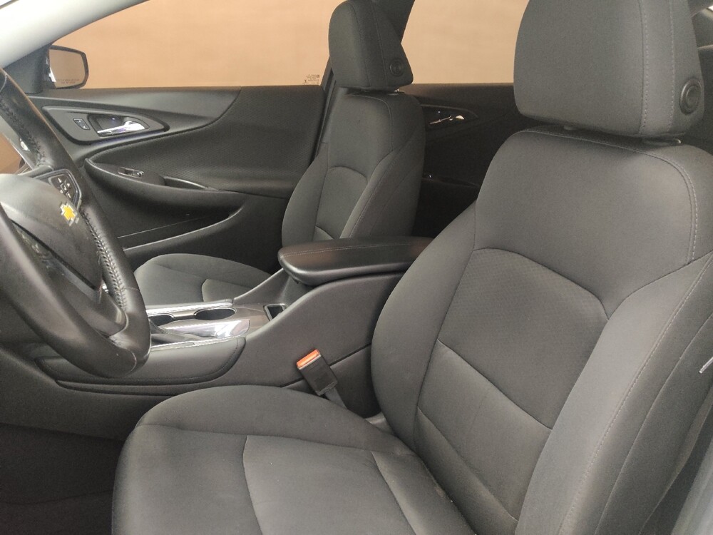 2017 Chevrolet Malibu in Jacksonville, FL 32210 - 18095023 17