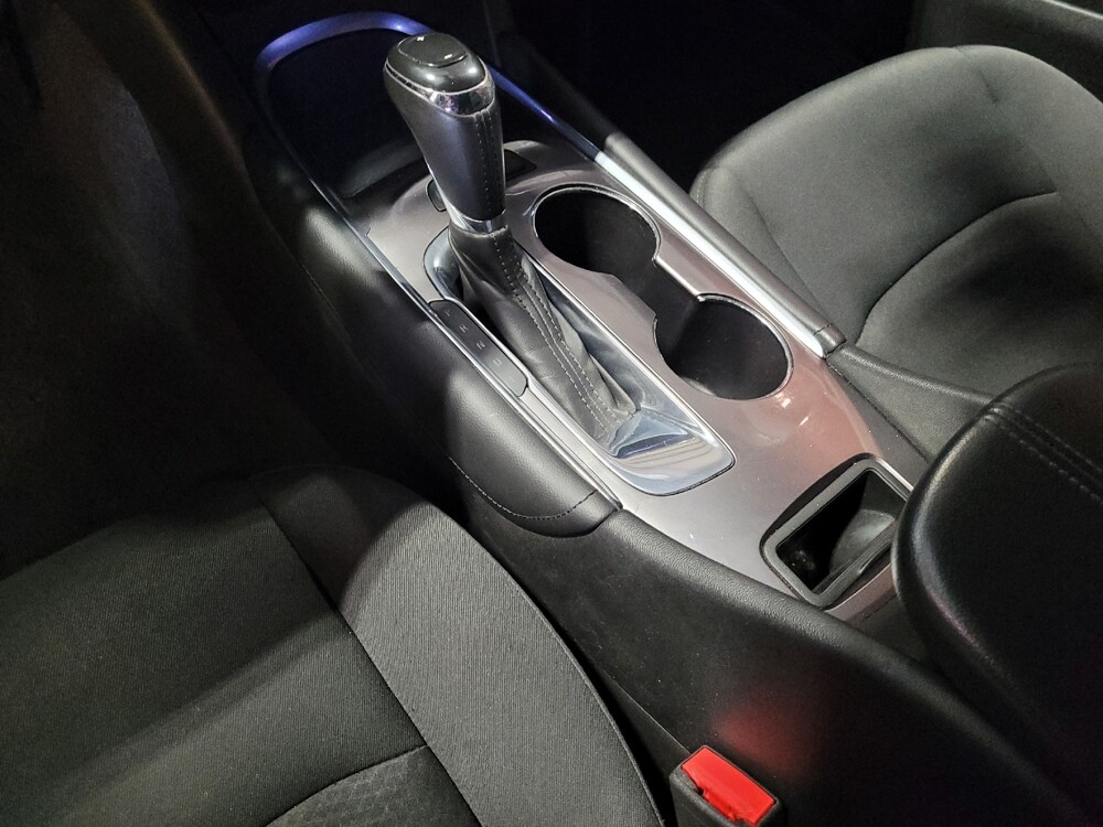 2017 Chevrolet Malibu in Jacksonville, FL 32210 - 18095023 26