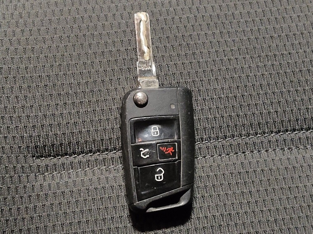 2016 Volkswagen Golf in Pensacola, FL 32505 - 18095024 32