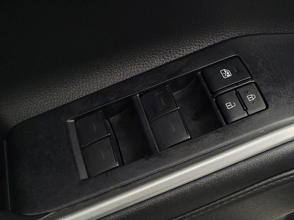 2020 Toyota Highlander in Orlando, FL 32808 - 18095031 27