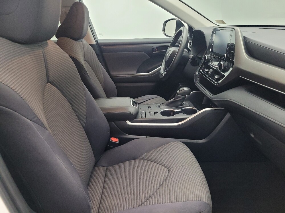 2020 Toyota Highlander in Orlando, FL 32808 - 18095031 21