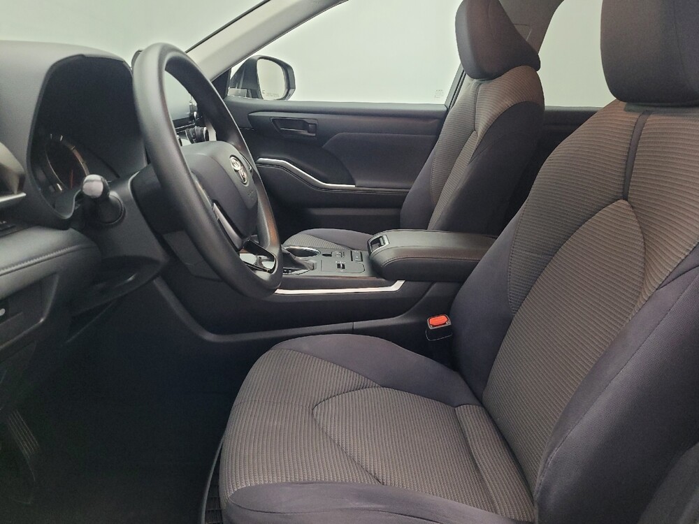 2020 Toyota Highlander in Orlando, FL 32808 - 18095031 17