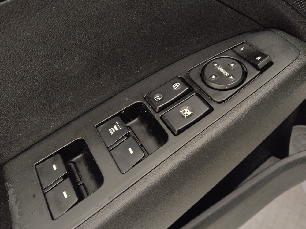 2019 Hyundai Elantra in Lakewood, CO 80215 - 18095061 27