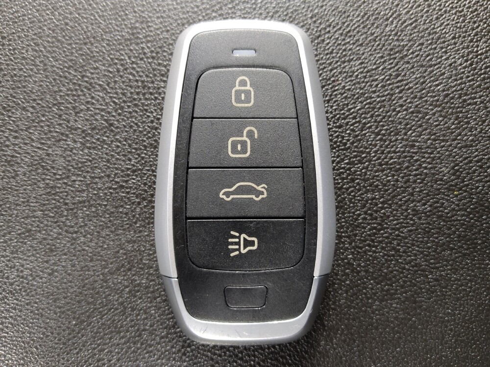 2020 Chevrolet Equinox in Houston, TX 77060 - 18095074 32