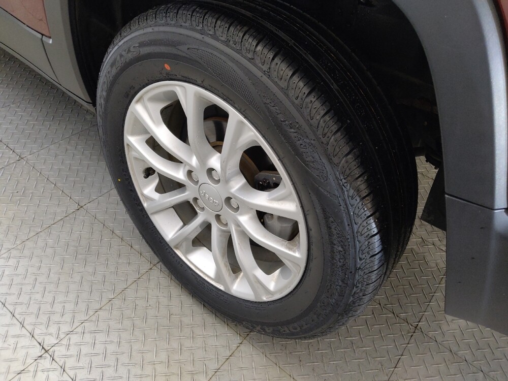 2020 Jeep Cherokee in Houston, TX 77074 - 18095087 31