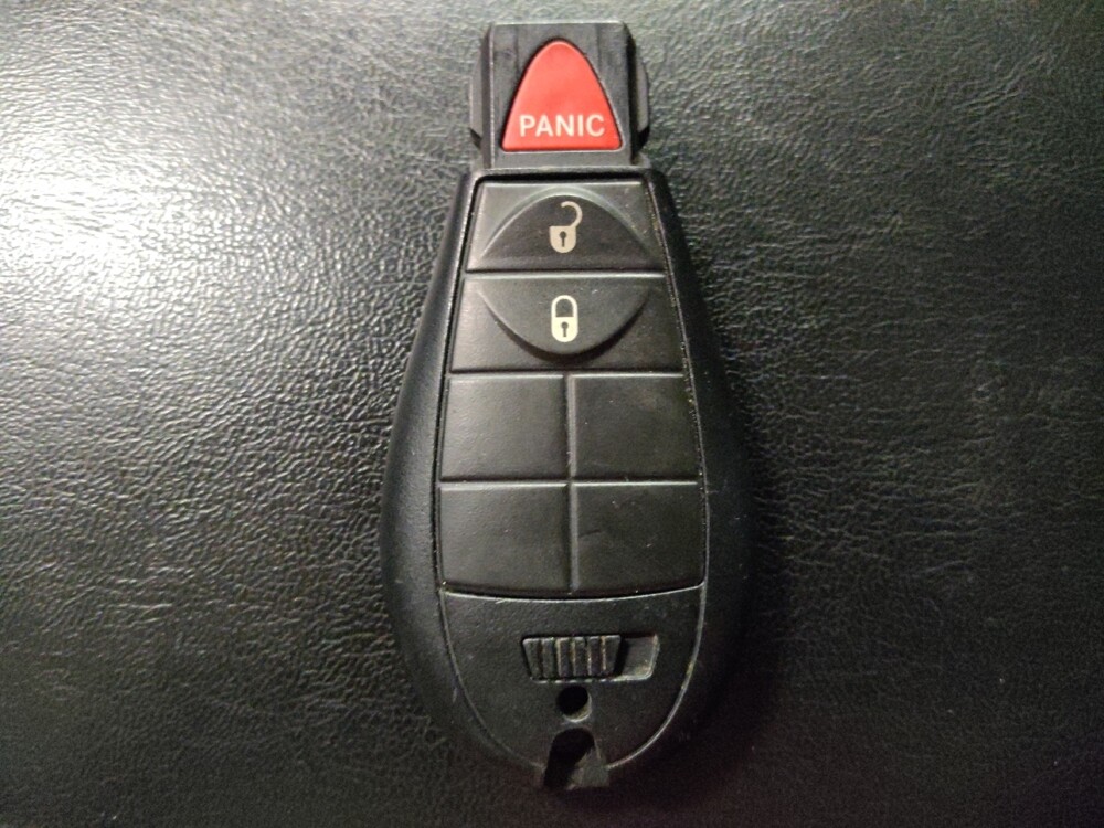 2020 Jeep Cherokee in Houston, TX 77074 - 18095087 32