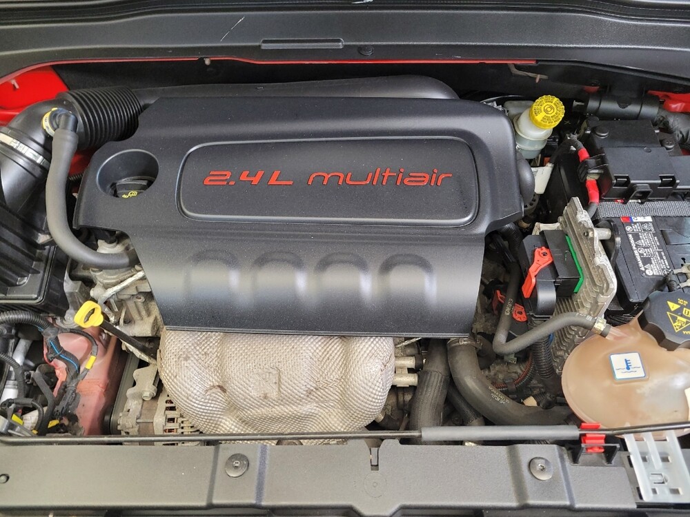 2015 Jeep Renegade in Eastpointe, MI 48021 - 18095091 30