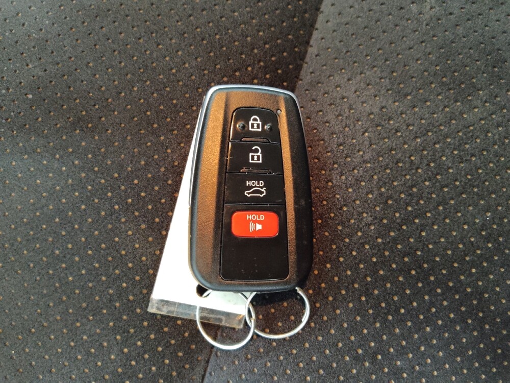 2017 Toyota Camry in Columbus, OH 43228 - 18095095 32