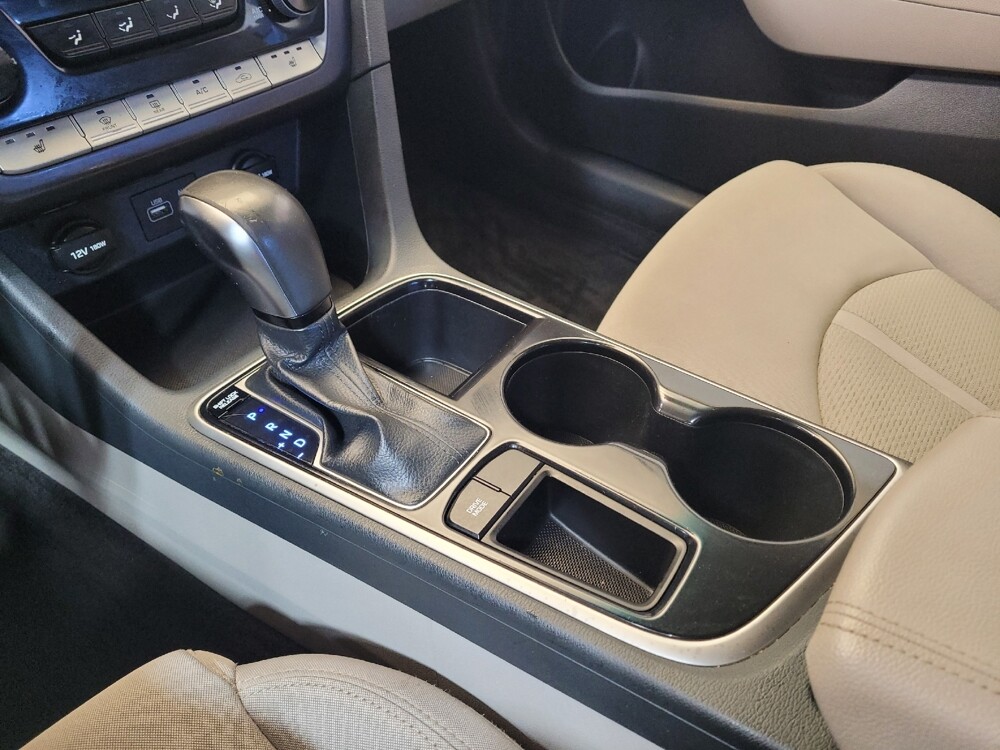 2018 Hyundai Sonata in Maple Heights, OH 44137 - 18095105 26