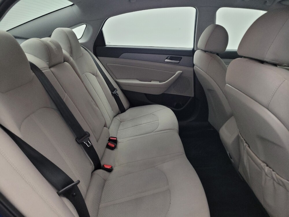 2018 Hyundai Sonata in Maple Heights, OH 44137 - 18095105 19