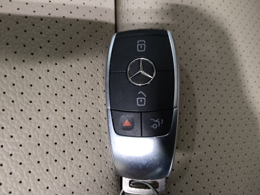 2019 Mercedes-Benz C 300 in Columbus, OH 43228 - 18095106 32