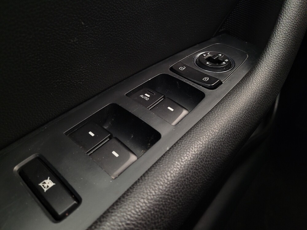 2017 Hyundai Sonata in Maple Heights, OH 44137 - 18095108 27