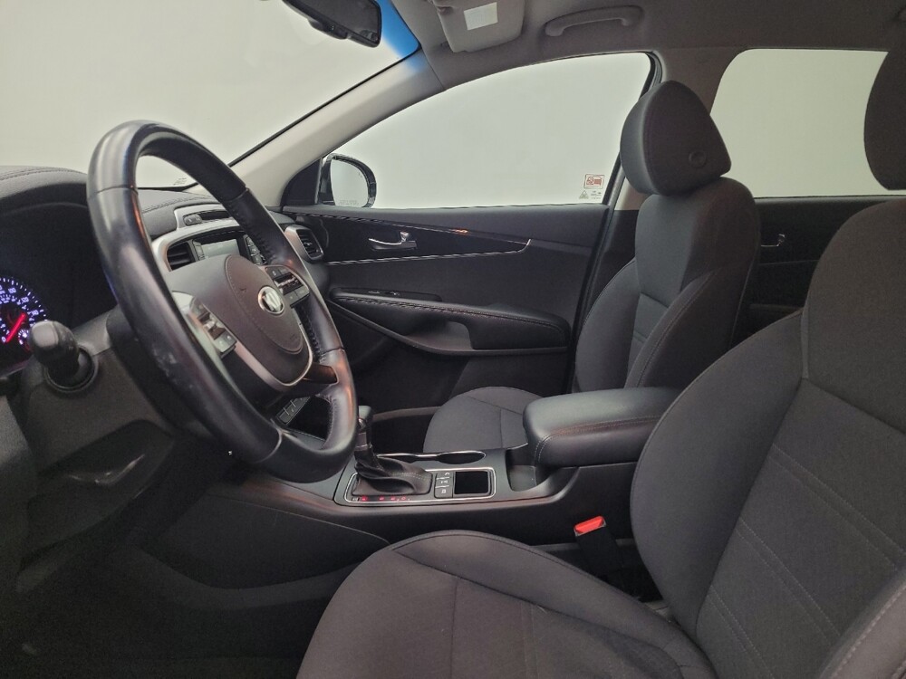 2019 Kia Sorento in Maple Heights, OH 44137 - 18095109 17