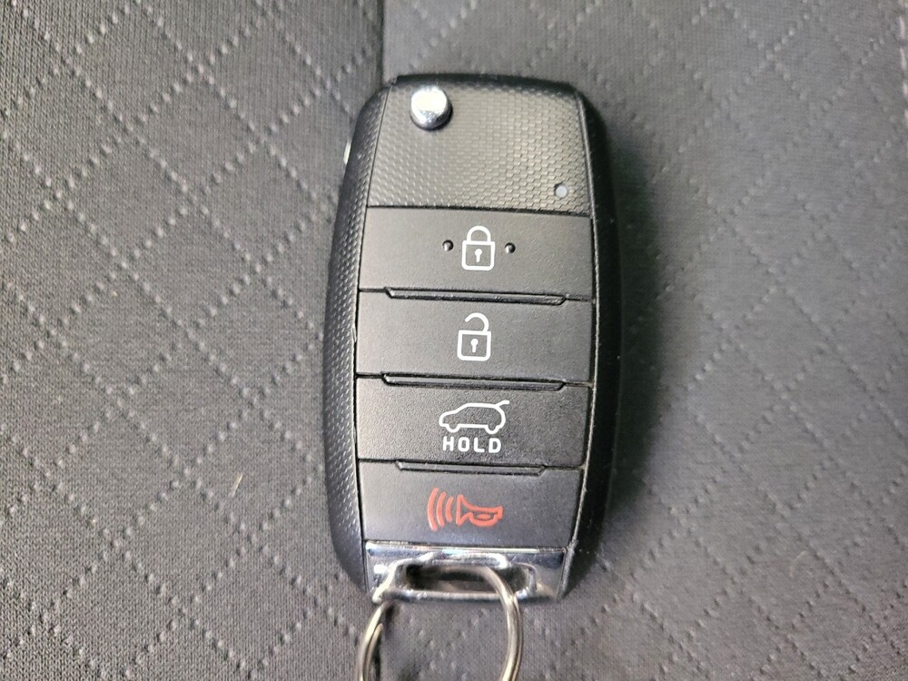 2019 Kia Sorento in Maple Heights, OH 44137 - 18095109 32