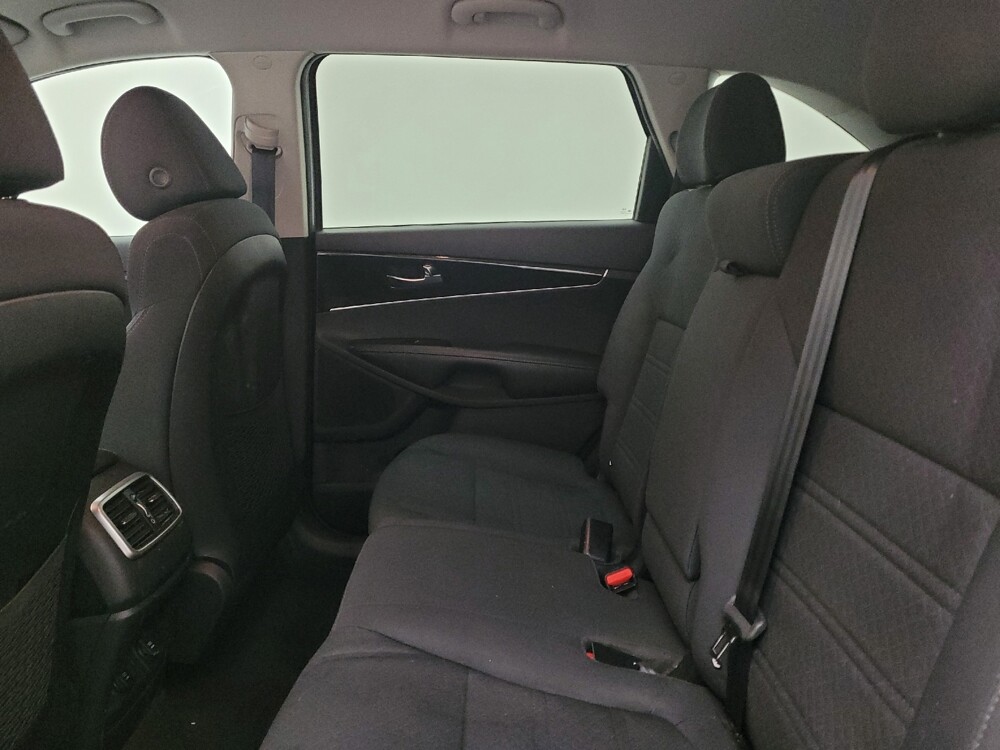 2019 Kia Sorento in Maple Heights, OH 44137 - 18095109 18
