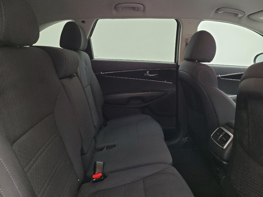 2019 Kia Sorento in Maple Heights, OH 44137 - 18095109 19