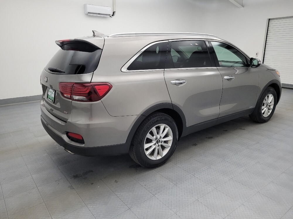 2019 Kia Sorento in Maple Heights, OH 44137 - 18095109 10
