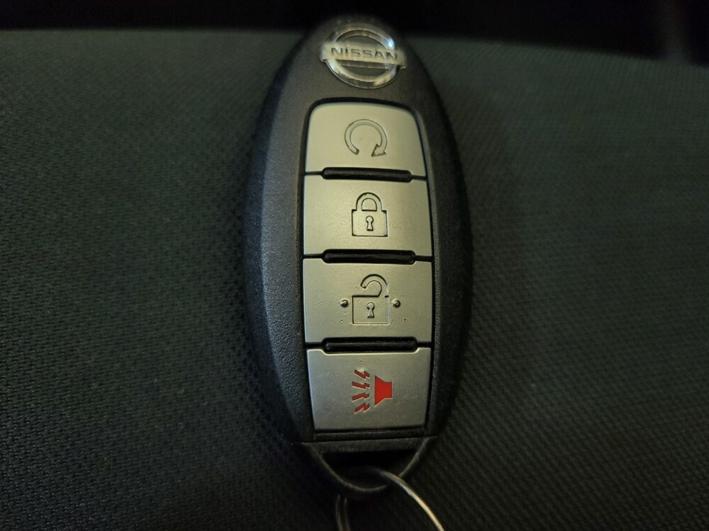 2017 Nissan Pathfinder in Maple Heights, OH 44137 - 18095112 32